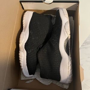 Jordan future size 10